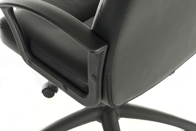 Teknik Office Leader Executive Bonded Leather Faced Chair With Nylon Base & Matching Armrests