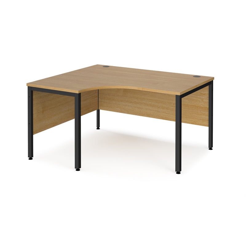 Maestro 25 Ergonomic Desk With Bench Leg - Oak - NWOF