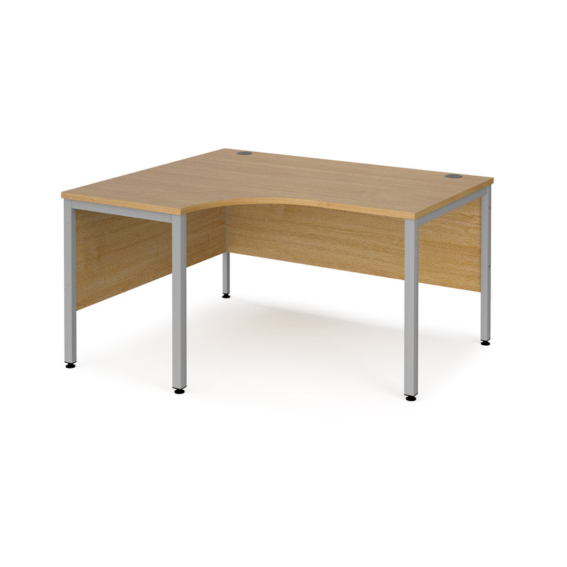 Maestro 25 Ergonomic Desk With Bench Leg - Oak - NWOF