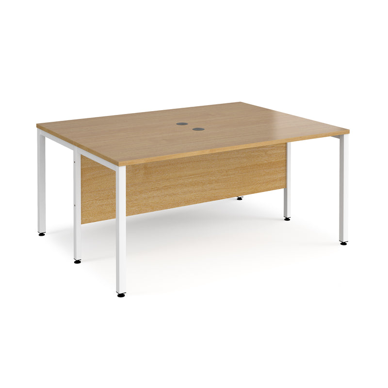 Maestro 25 600mm Deep Back To Back Straight Desks With Bench Leg - Oak - NWOF