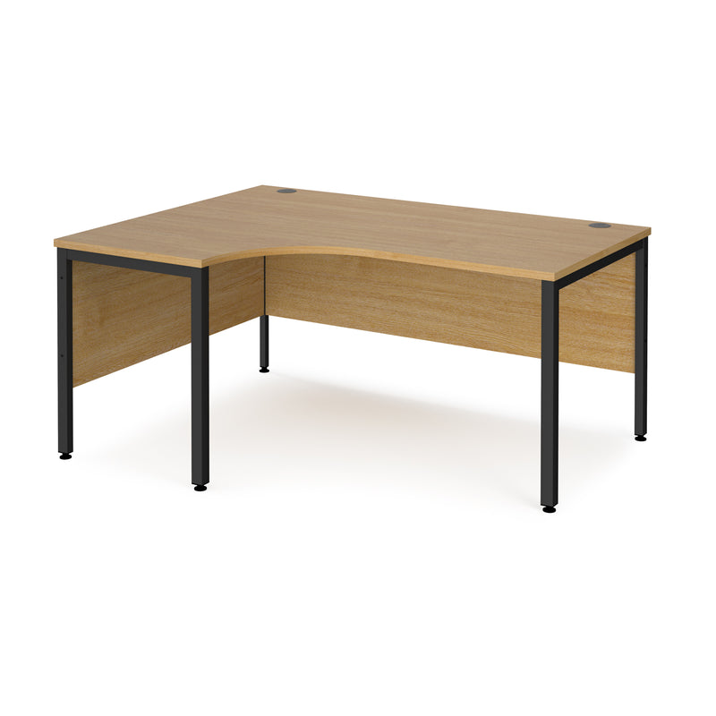 Maestro 25 Ergonomic Desk With Bench Leg - Oak - NWOF