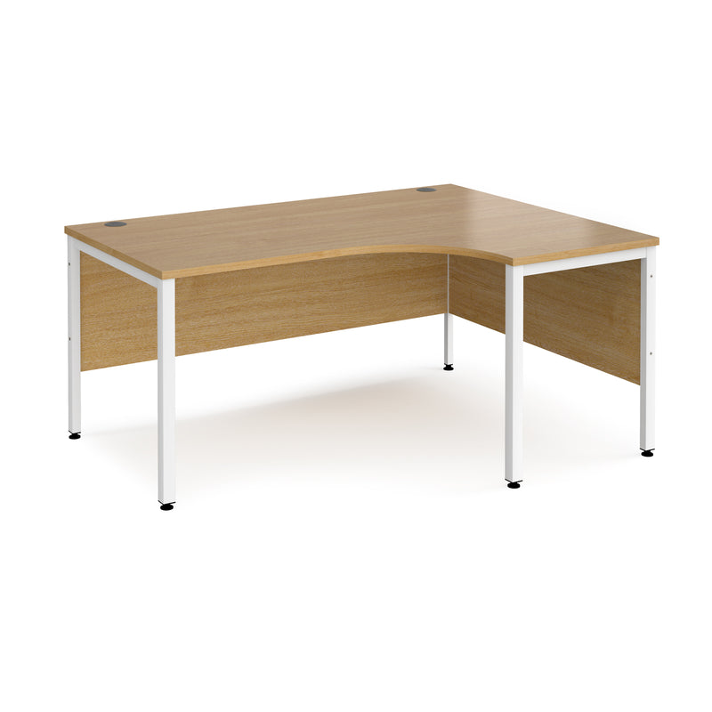 Maestro 25 Ergonomic Desk With Bench Leg - Oak - NWOF