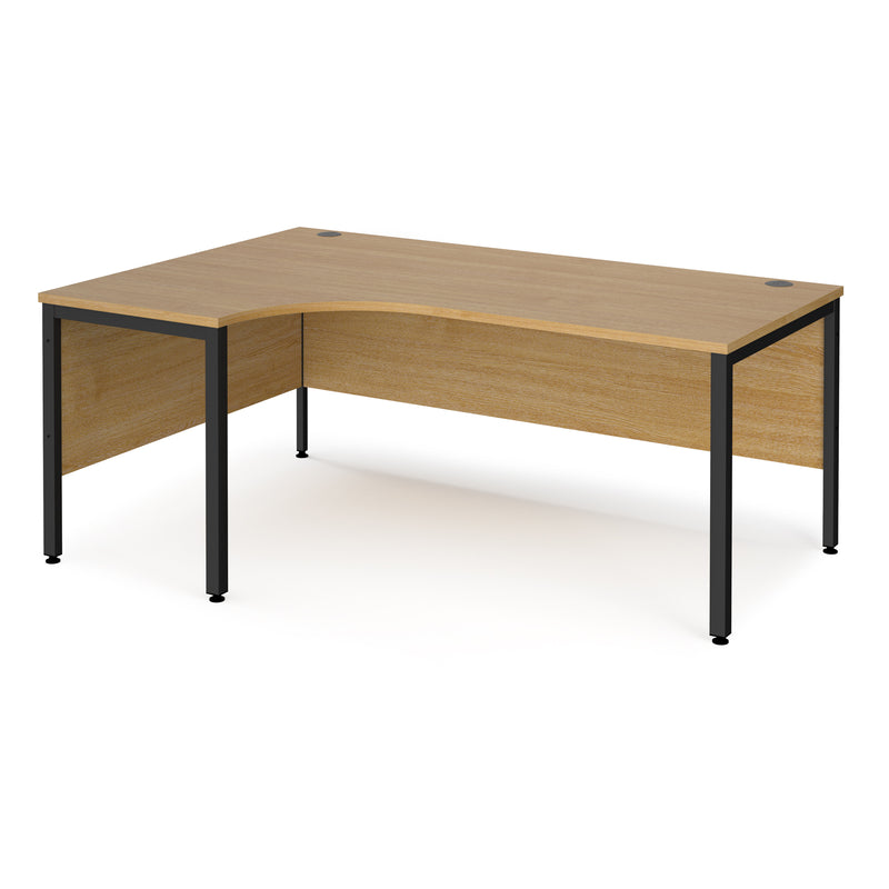 Maestro 25 Ergonomic Desk With Bench Leg - Oak - NWOF