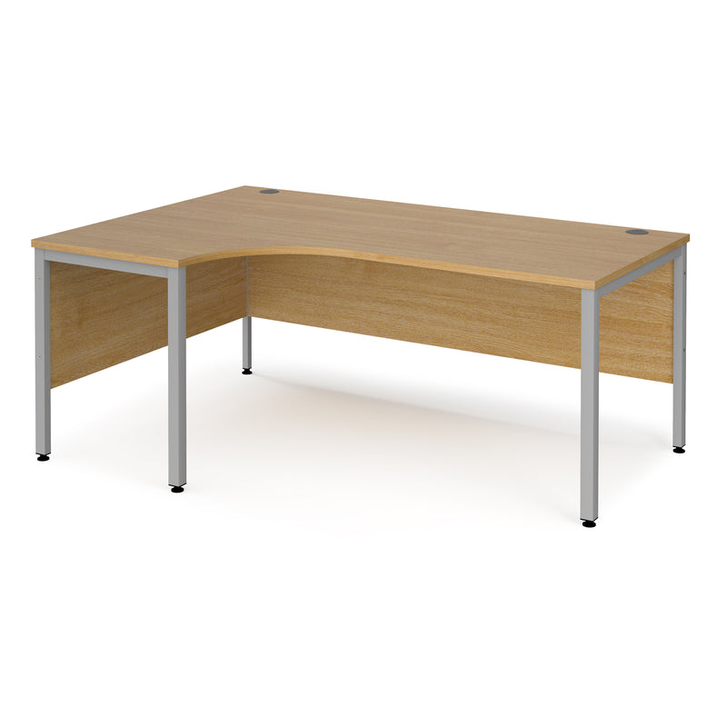 Maestro 25 Ergonomic Desk With Bench Leg - Oak - NWOF