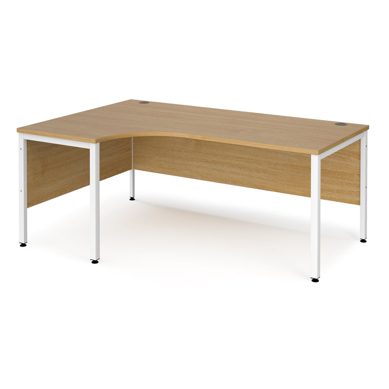 Maestro 25 Ergonomic Desk With Bench Leg - Oak - NWOF