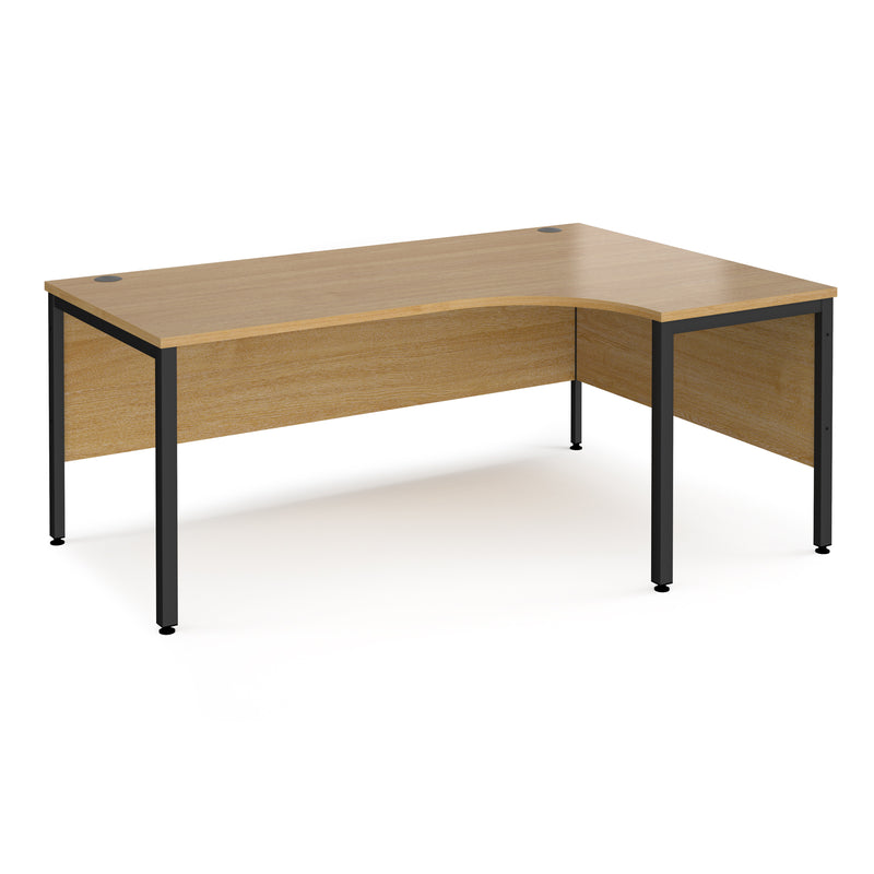 Maestro 25 Ergonomic Desk With Bench Leg - Oak - NWOF